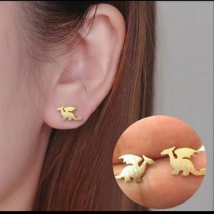 Dragon goldtone stud earrings